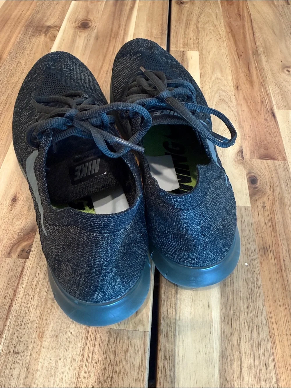 Nike Men's Green FreeRun FlyKnit Running Sneakers with Gray Swoosh